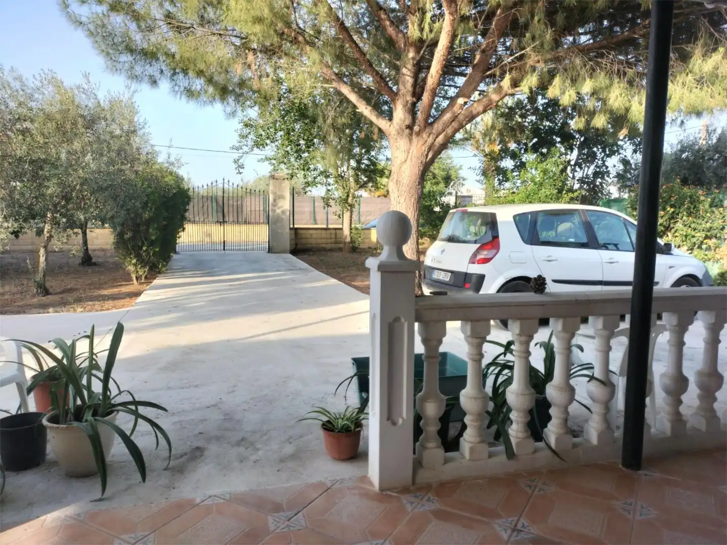 Vista exterior de Casa o chalet en venta en Utrera con Aire acondicionado, Terraza y Piscina