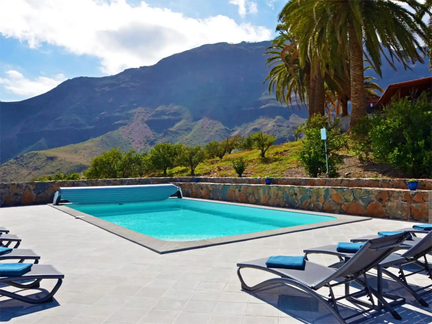 Exterior view of Houses for sale in San Bartolomé de Tirajana  with Air Conditioner, Terrace and Swimming Pool