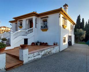 Vista exterior de Casa o xalet en venda en Montequinto amb Aire condicionat, Terrassa i Balcó