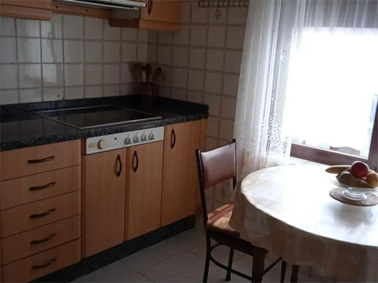Cuina de Casa o xalet en venda en San Martín de Trevejo amb Calefacció, Terrassa i Traster