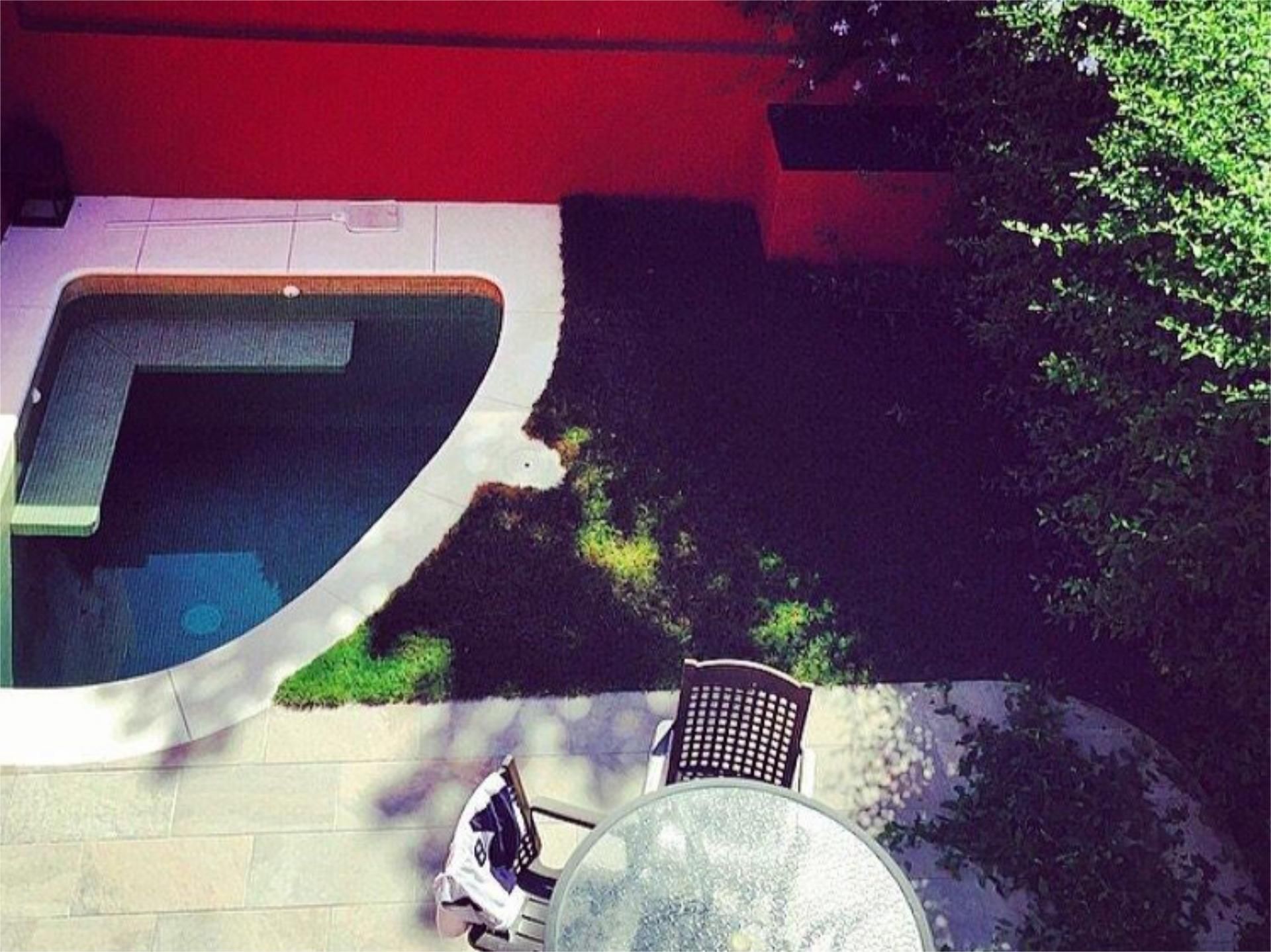 Jardí de Casa adosada en venda en Umbrete amb Aire condicionat, Terrassa i Piscina