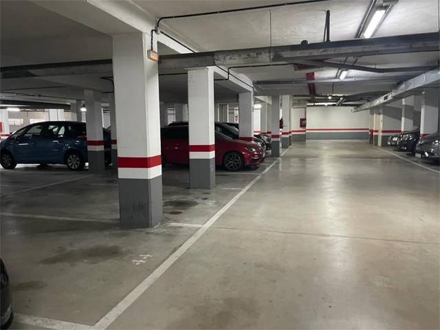 Garaje en Alquiler en Bernar Etxepare Kalea, 2B en Etxebarri