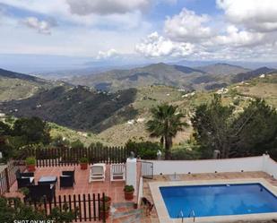 Vista exterior de Pis de lloguer en Cómpeta amb Terrassa i Piscina