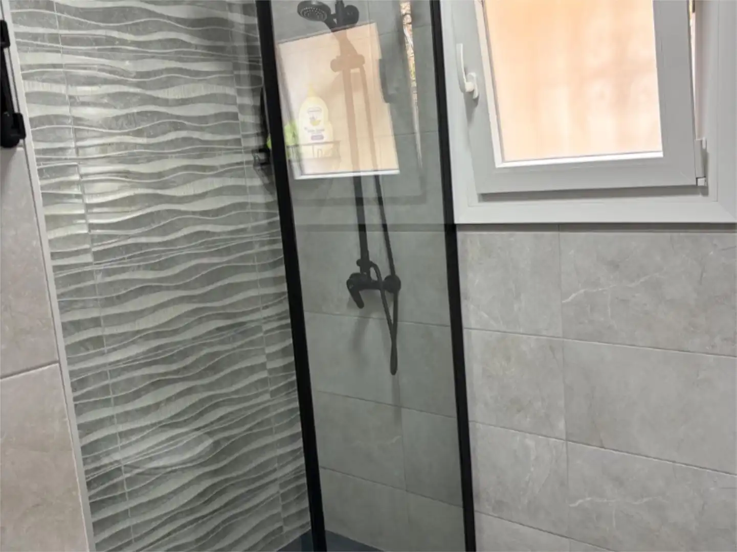 Finca rústica de alquiler en Calle Andalucia, Cómpeta Baño de Finca rústica de alquiler en Cómpeta con Aire acondicionado, Calefacción y Jardín privado