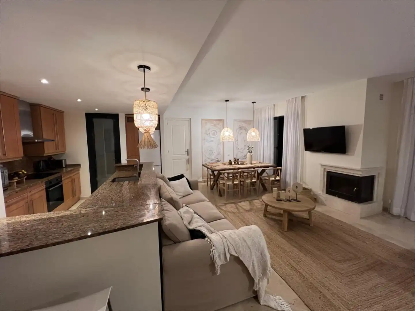 Apartments for sale in Calle Cristobal Colon Urb Sitio de Calahonda, 9013, Calahonda Living room of Apartments for sale in Mijas with Air Conditioner, Terrace and Swimming Pool