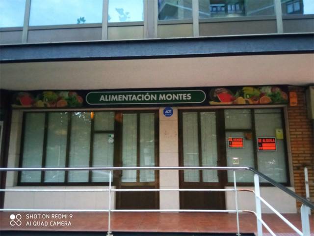 Local comercial en Alquiler en Calle Alcalde Luis Treillard, 4 en Salinas