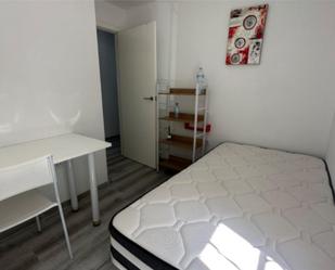 Bedroom of Flat to share in Badajoz Capital