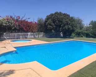 Piscina de Finca rústica en venda en El Coronil amb Aire condicionat, Terrassa i Piscina