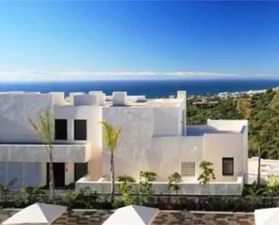 Vista exterior de Pis de lloguer en Marbella amb Aire condicionat, Terrassa i Piscina