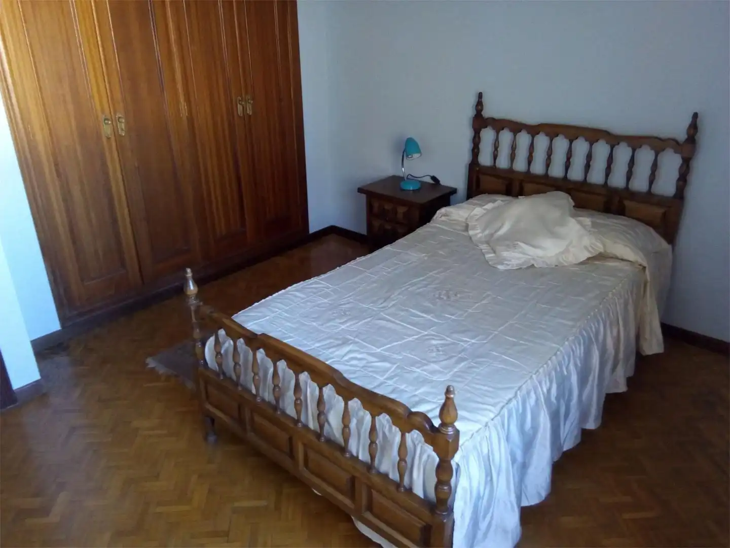 Room in Calle de Azorín, 103, Trobajo del Camino Bedroom of Flat for share in San Andrés del Rabanedo with Heating, Private garden and Parquet flooring