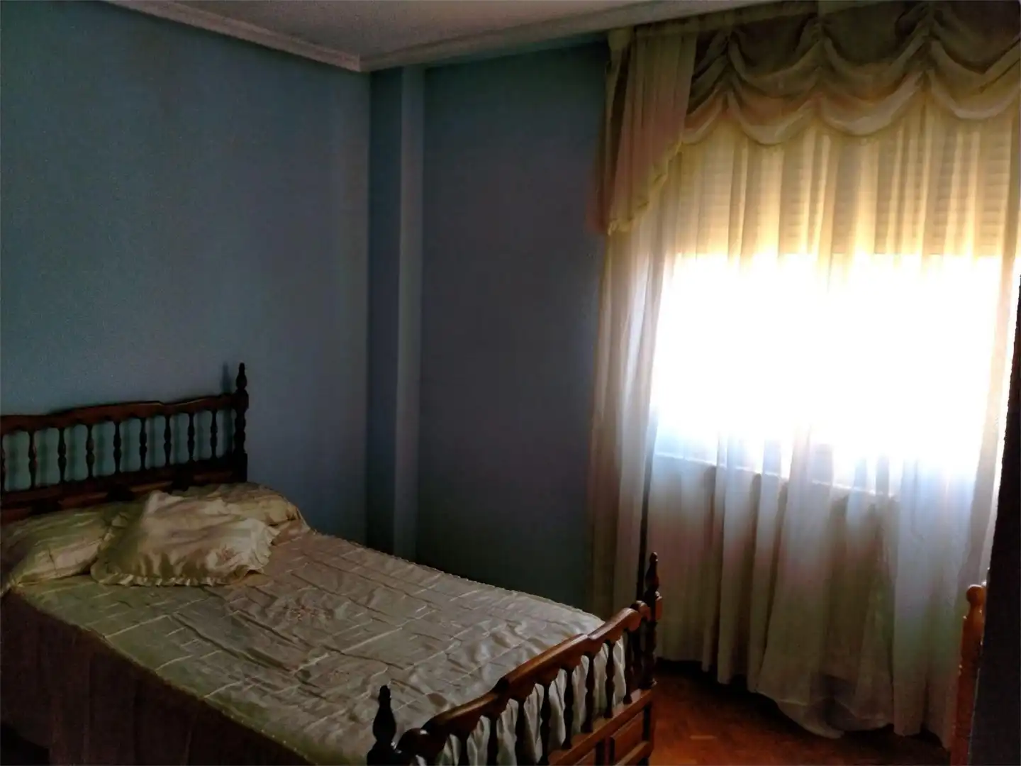 Room in Calle de Azorín, 103, Trobajo del Camino Bedroom of Flat for share in San Andrés del Rabanedo with Heating, Private garden and Parquet flooring