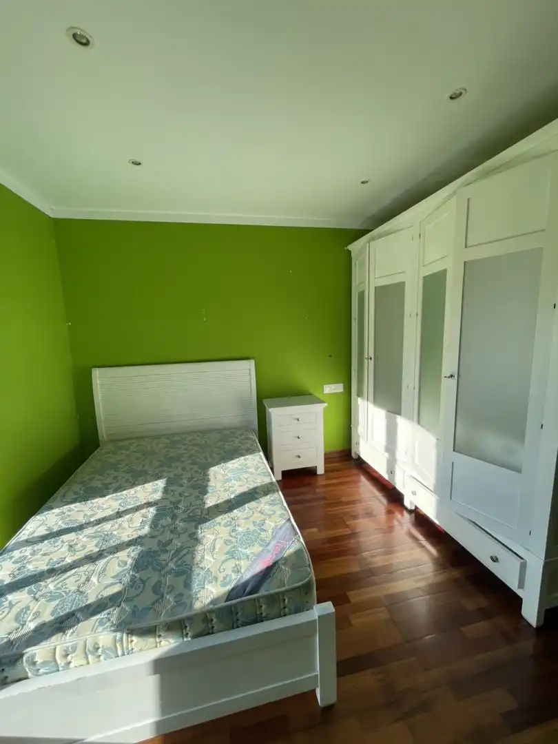 Finca rústica en venta en Lugar Junco, 29a, Ribadesella Habitación de Finca rústica en venta en Ribadesella con Terraza y Balcón