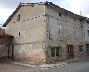 Vista exterior de Casa adosada en venda en Valle de Oca amb Calefacció, Traster i Moblat