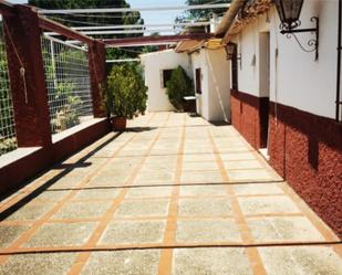 Vista exterior de Casa o xalet en venda en La Guardia de Jaén amb Aire condicionat i Piscina