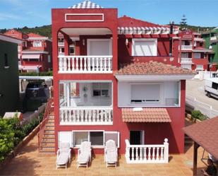 Vista exterior de Casa o xalet en venda en Peñíscola / Peníscola amb Aire condicionat, Terrassa i Piscina