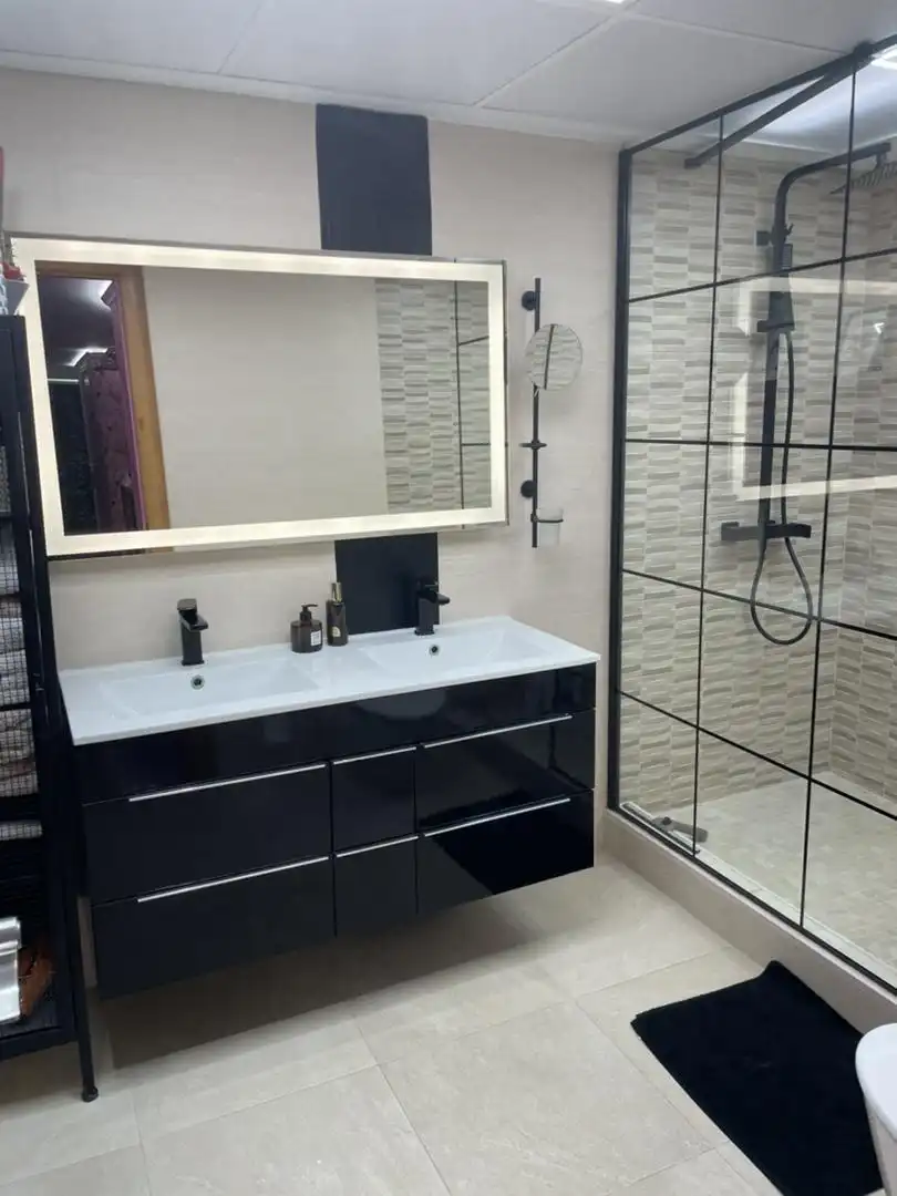 Ático en venta en Camino Ciudad de Málaga, 4, Isaac Peral Baño de Ático en venta en Melilla con Aire acondicionado, Calefacción y Jardín privado