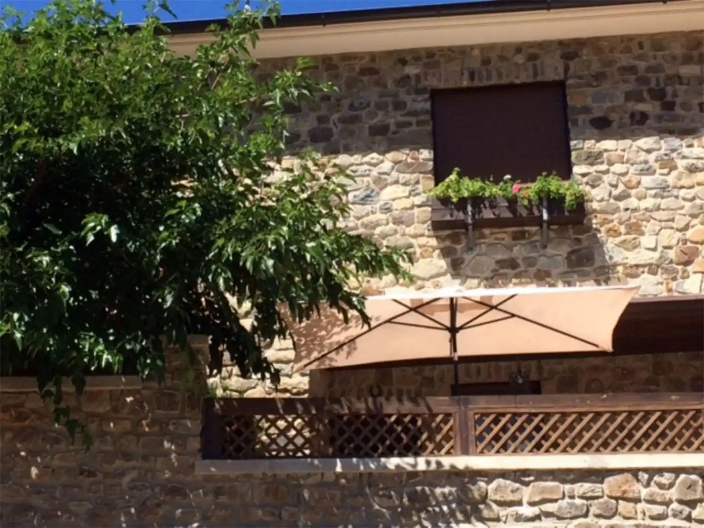 Casa o xalet en venda a Calle San Pedro, 20, Laguna de Cameros Casa o xalet en venda en Laguna de Cameros amb Calefacció, Jardí privat i Parquet