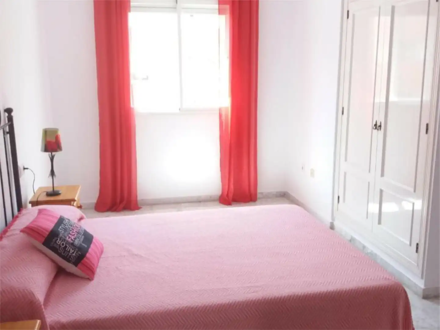 Wohnung zur Miete in Calle Martínez Maldonado, 32, Los Castillejos - La Trinidad Schlafzimmer von Wohnung zur Miete in Málaga Capital mit Klimaanlage und Balkon