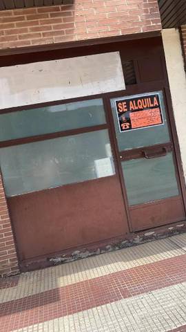 Local comercial en Alquiler en Plaza las Burgas, 1A en Estación - Los Manantiales