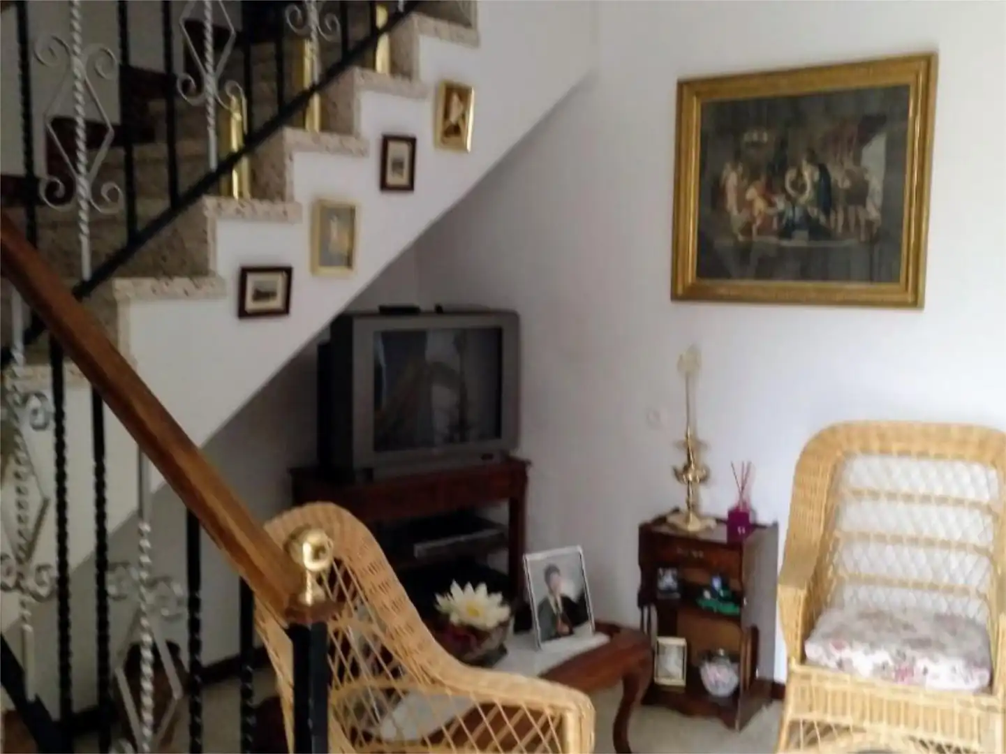 Wohnung zum Verkauf in Calle Castilla, 23, Almadén de la Plata Wohnzimmer von Wohnung zum Verkauf in Almadén de la Plata mit Privatgarten, Terrasse und Möbliert