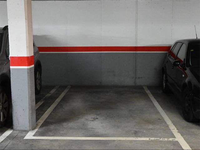 Garaje en Venta en Calle Acantita, 5 en Butarque