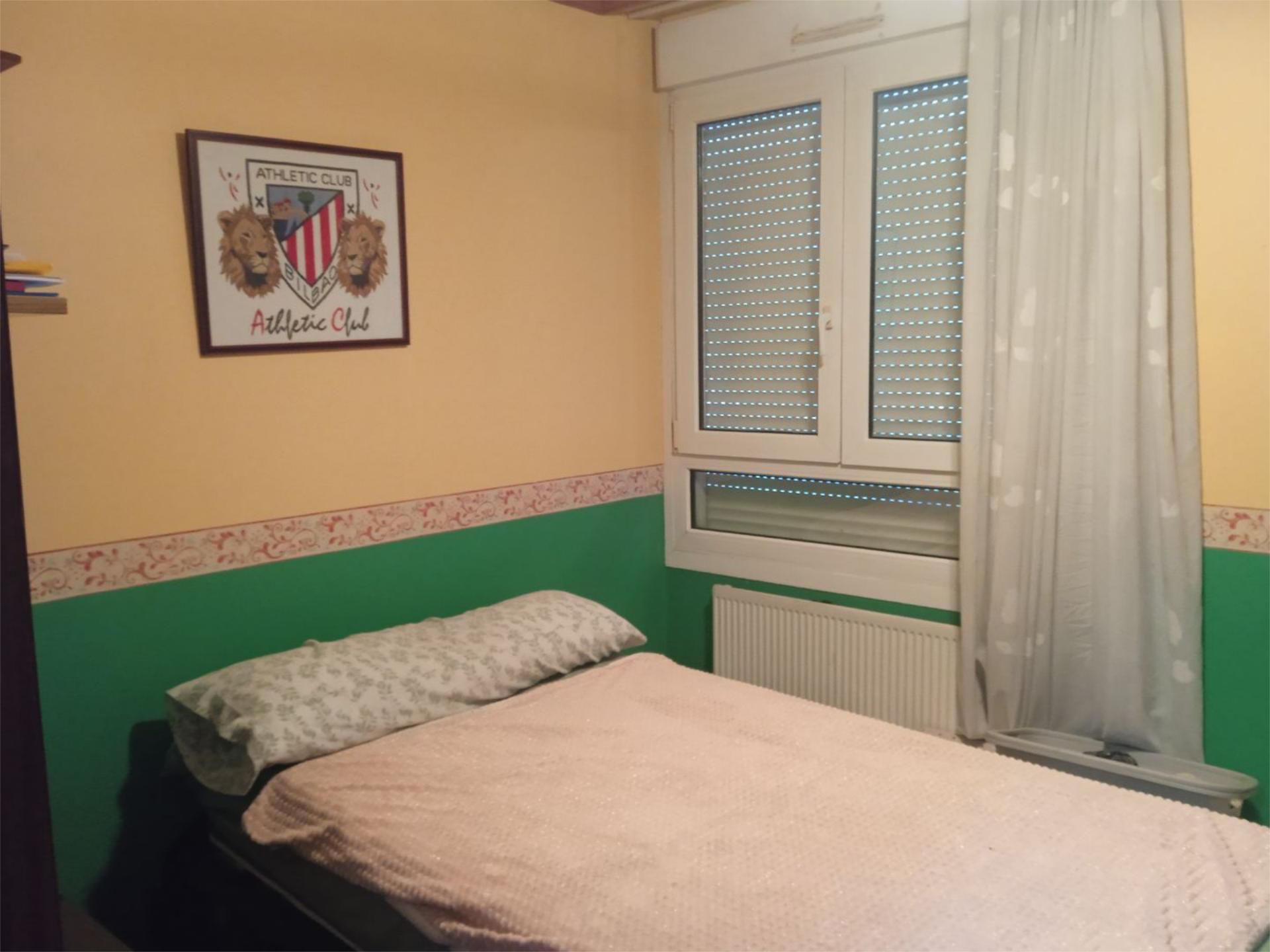 Bedroom of Flat for sale in Barakaldo 