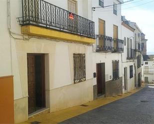 Vista exterior de Casa adosada en venda en Arjona amb Jardí privat, Terrassa i Traster