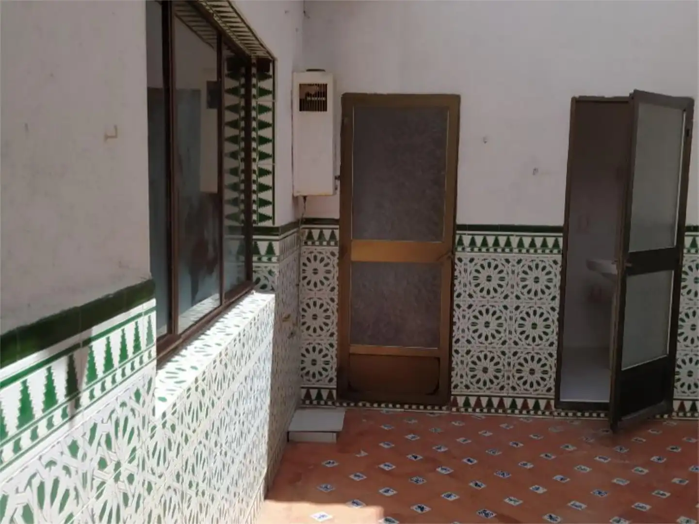 Einfamilien-Reihenhaus zum Verkauf in Calle San Blas, 12, Arjona Einfamilien-Reihenhaus zum Verkauf in Arjona mit Terrasse und Balkon