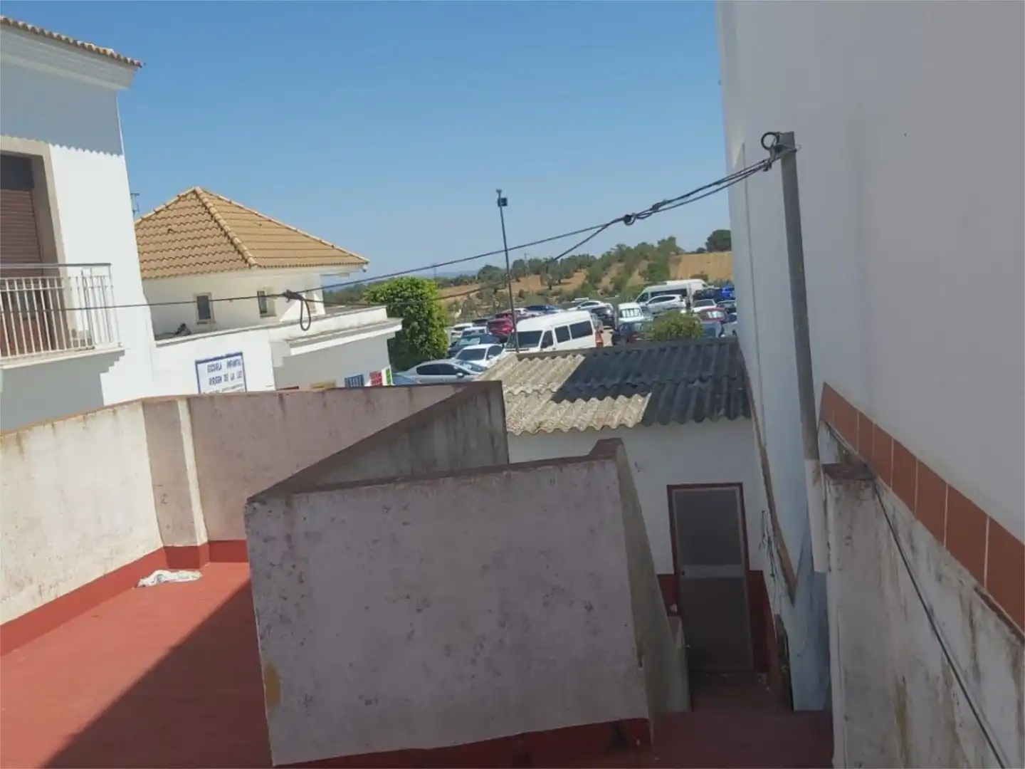 Vista exterior de Casa adosada en venda en Lucena del Puerto amb Aire condicionat, Terrassa i Traster