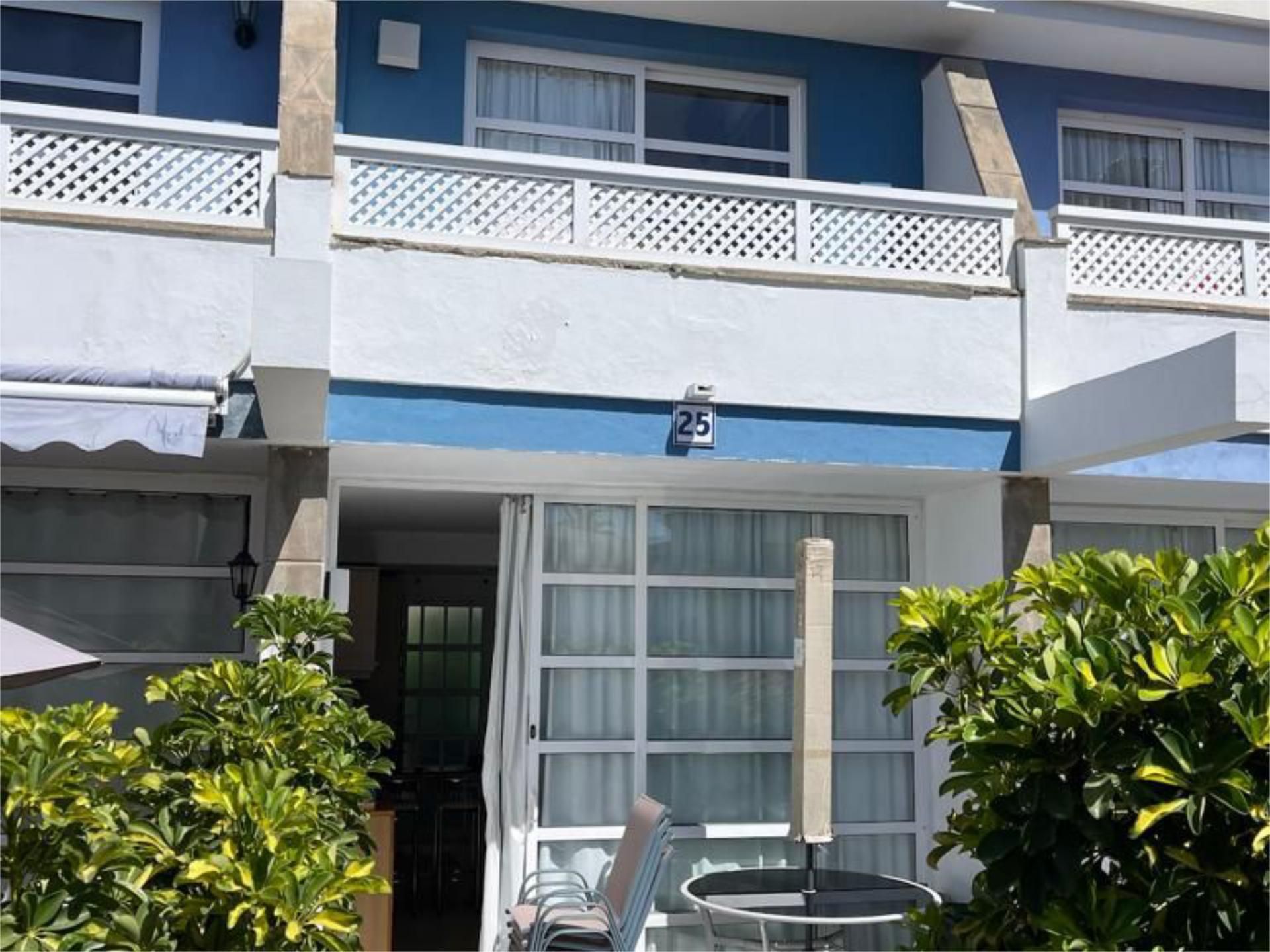 Exterior view of Single-family semi-detached for sale in San Bartolomé de Tirajana  with Air Conditioner, Terrace and Swimming Pool
