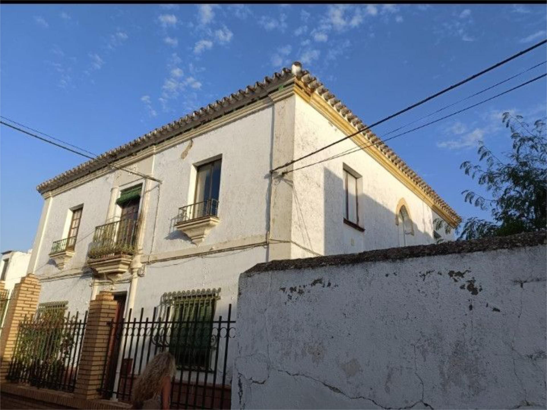 Vista exterior de Casa o xalet en venda en Guillena amb Balcó