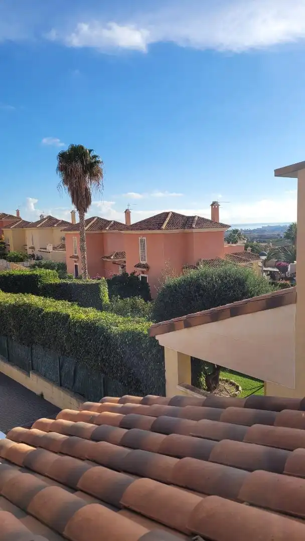 Casa adosada en venta en Carrer de L'espígol, 25, Bonalba - Cotoveta Casa adosada en venta en Carrer de L'espígol, 25, Bonalba - Cotoveta