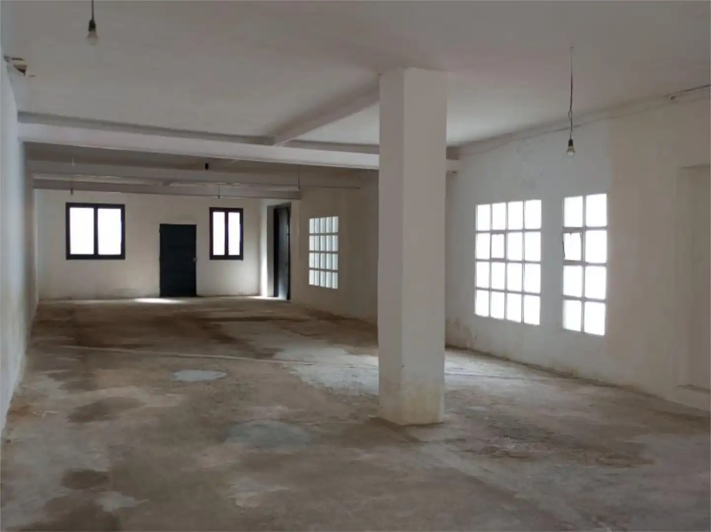 Fabrikhallen zur Miete in Olite / Erriberri