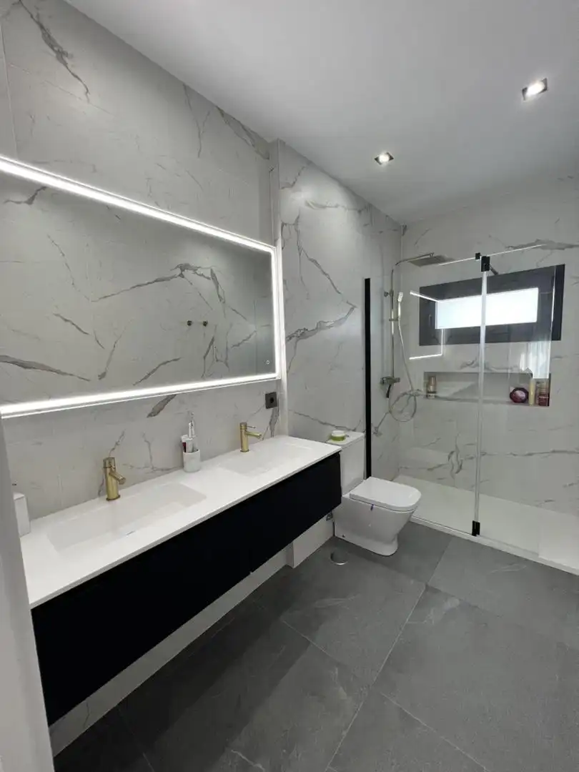 Casa o chalet de alquiler en Avenida Calzada Duquesa Isabel, 8, Centro - Calzada - Cabo Noval Casa o chalet de alquiler en Avenida Calzada Duquesa Isabel, 8, Centro - Calzada - Cabo Noval