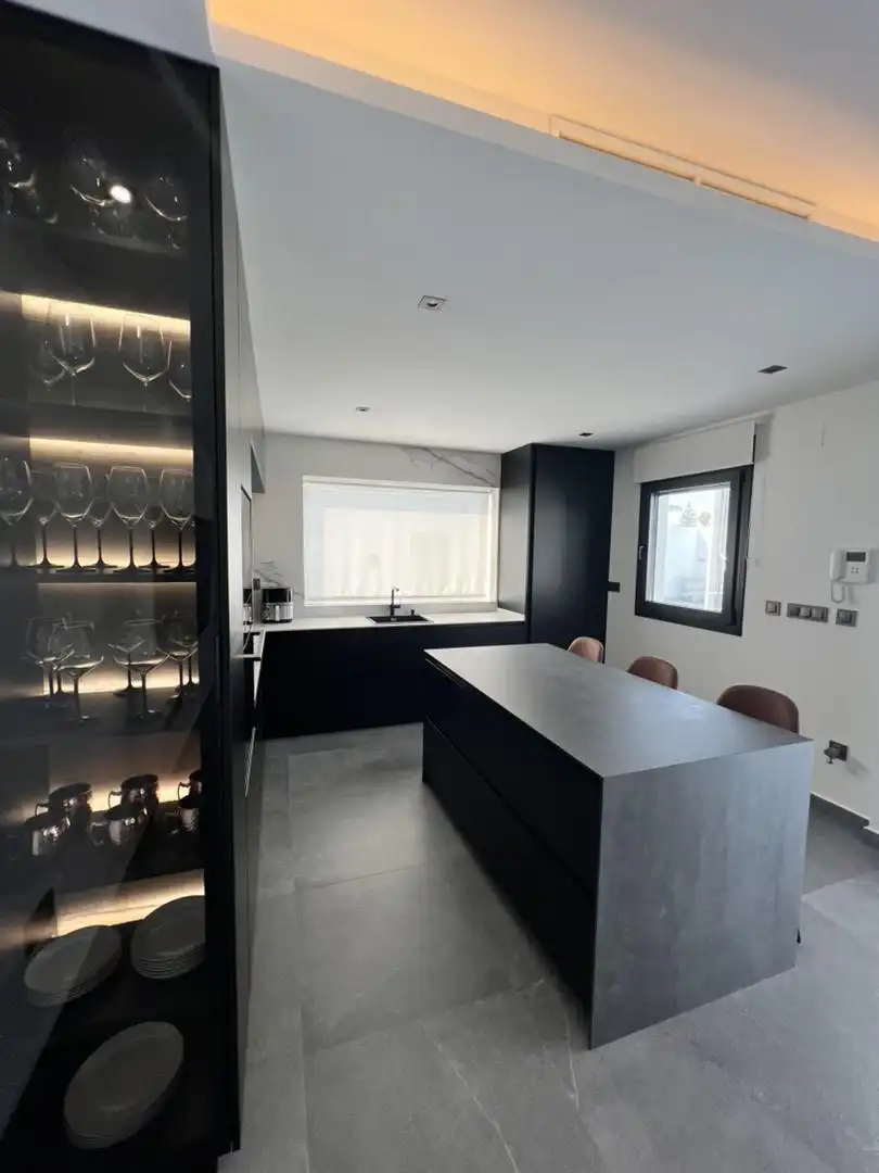 Casa o chalet de alquiler en Avenida Calzada Duquesa Isabel, 8, Centro - Calzada - Cabo Noval Casa o chalet de alquiler en Avenida Calzada Duquesa Isabel, 8, Centro - Calzada - Cabo Noval
