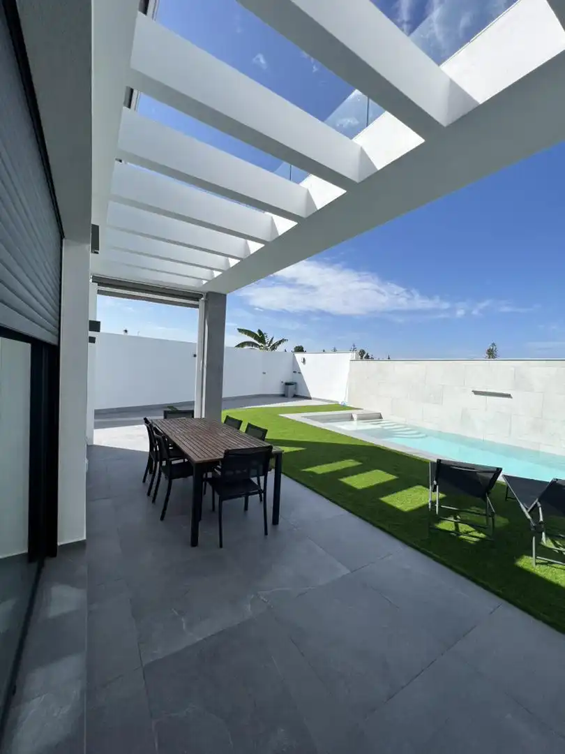 Casa o chalet de alquiler en Avenida Calzada Duquesa Isabel, 8, Centro - Calzada - Cabo Noval Casa o chalet de alquiler en Avenida Calzada Duquesa Isabel, 8, Centro - Calzada - Cabo Noval