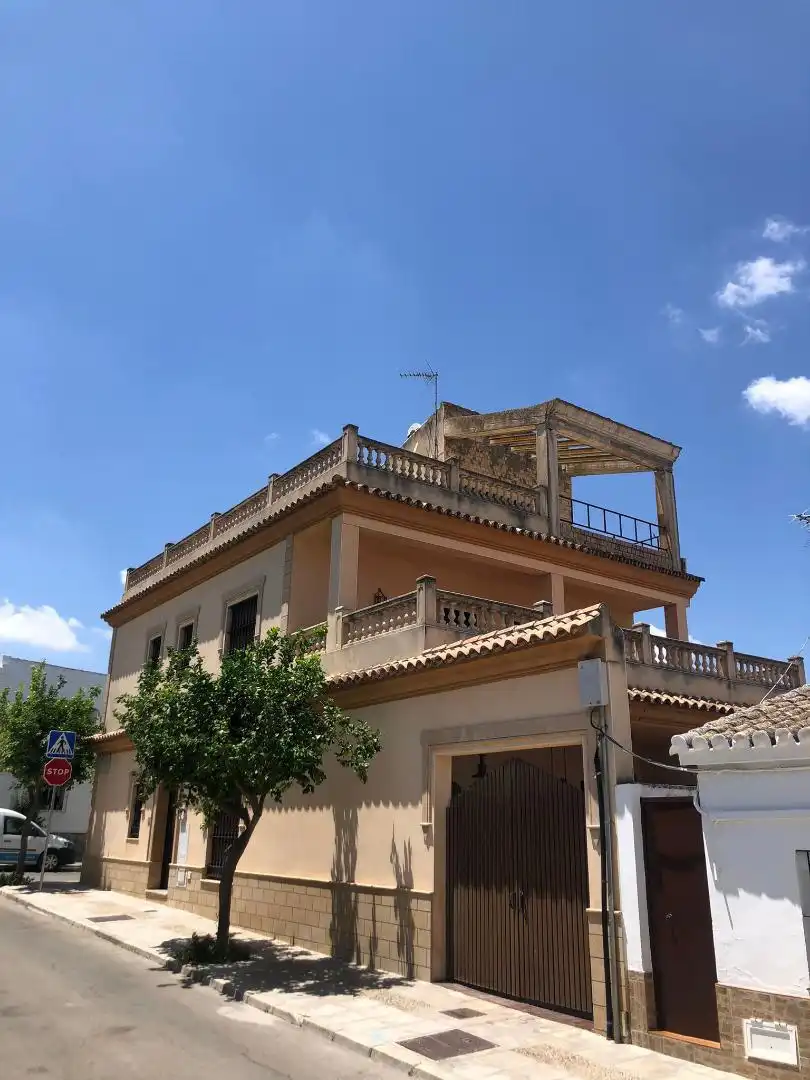 Außenansicht von Einfamilien-Reihenhaus zum Verkauf in San José del Valle mit Klimaanlage, Terrasse und Balkon
