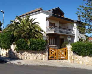 Vista exterior de Casa o xalet en venda en Torredembarra amb Terrassa