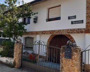 Vista exterior de Casa o xalet en venda en Frías amb Terrassa