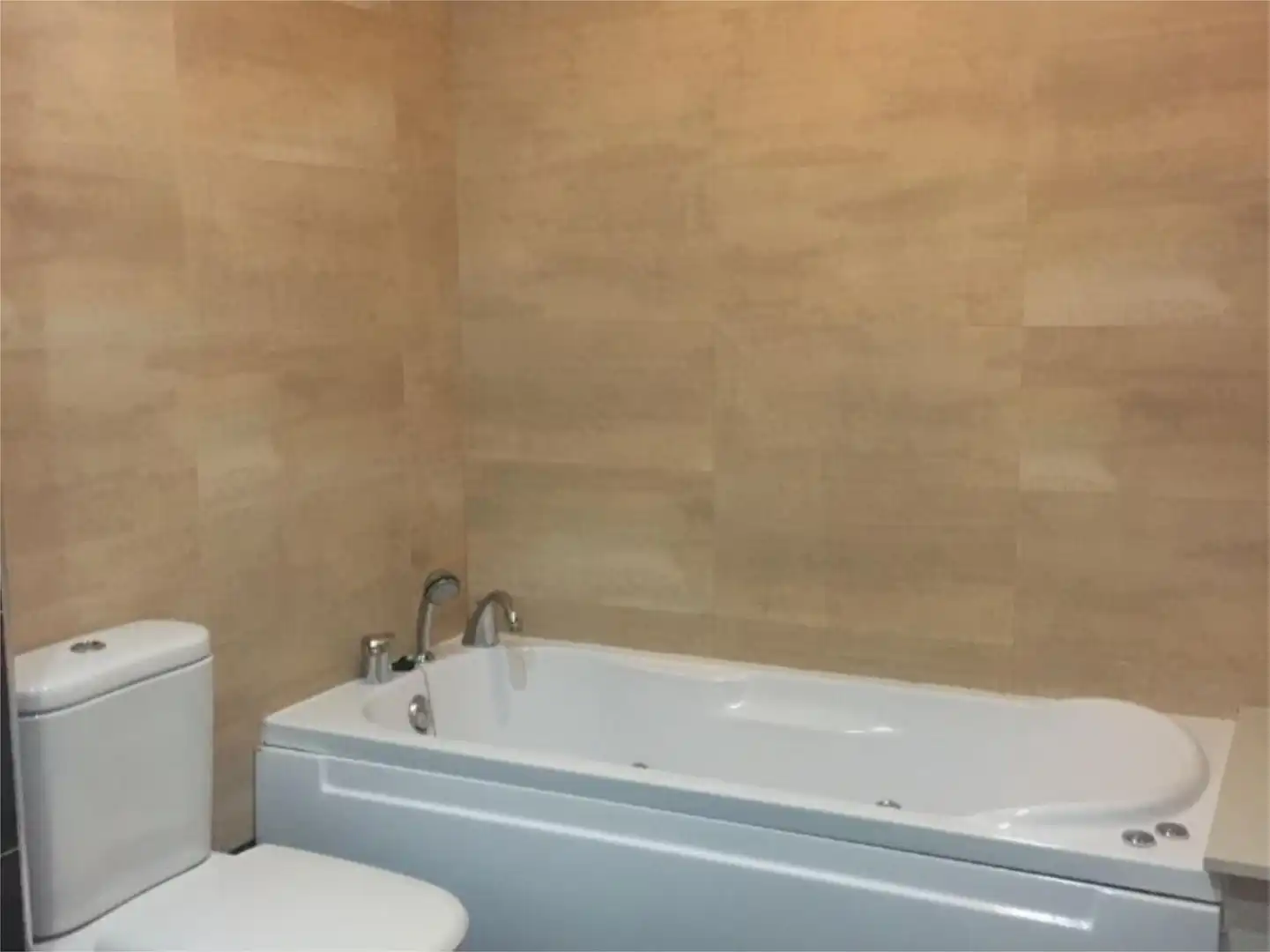 Piso en venta en Calle Jose M Castaño Martinez, 44, Altabix Baño de Piso en venta en Elche / Elx con Aire acondicionado, Calefacción y Parquet
