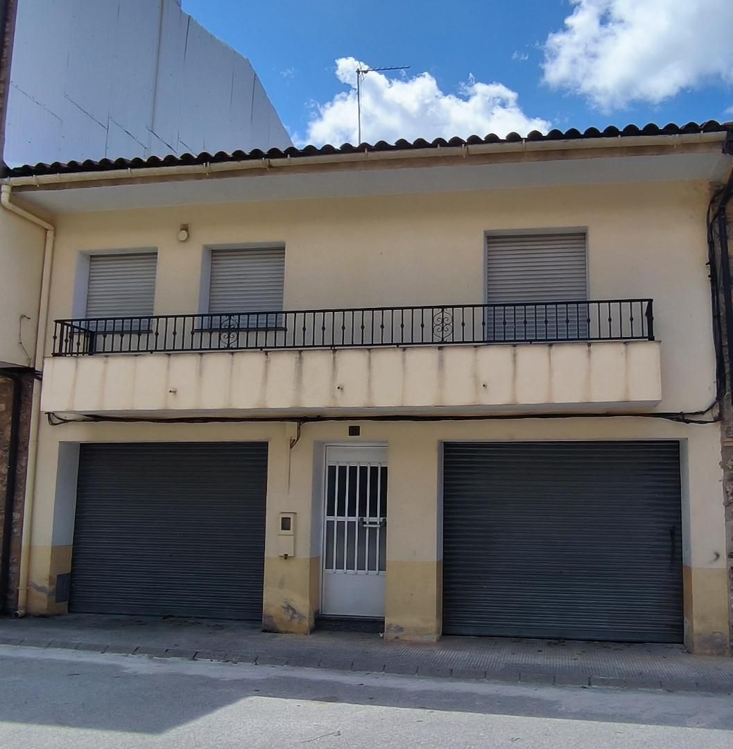 Vista exterior de Casa o xalet en venda en Riópar amb Calefacció, Terrassa i Traster