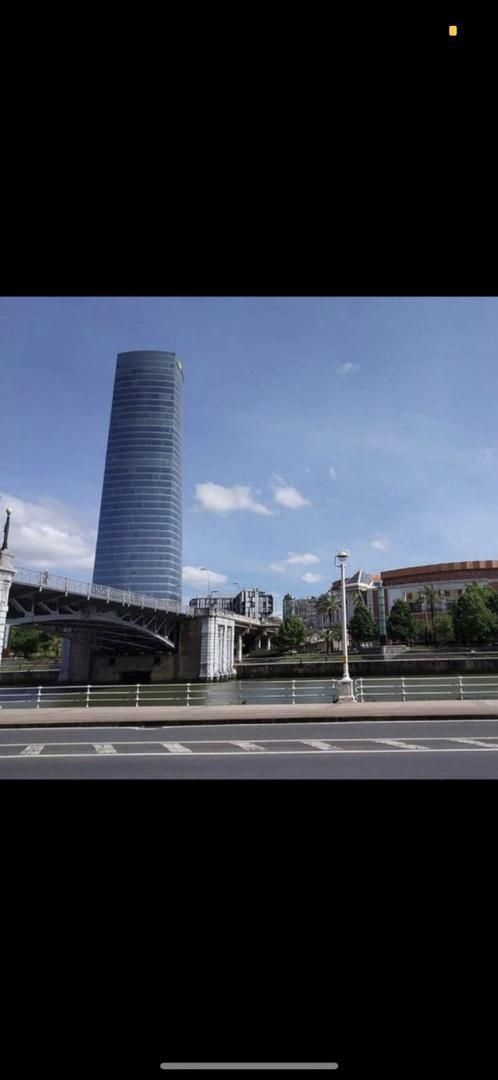 Vista exterior de Garatge en venda en Bilbao 