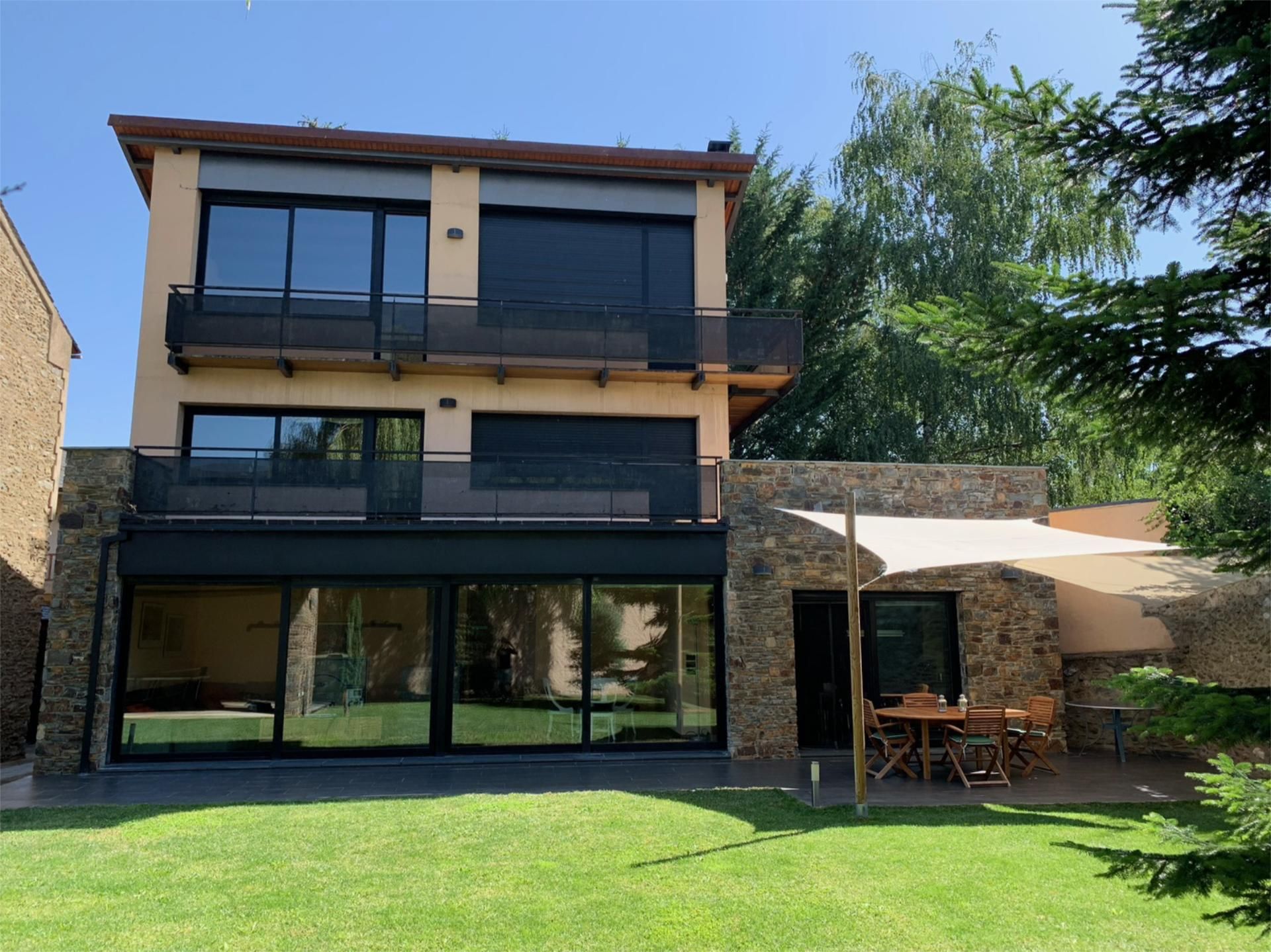 Exterior view of House or chalet to rent in Puigcerdà  with Heating, Private garden and Parquet flooring