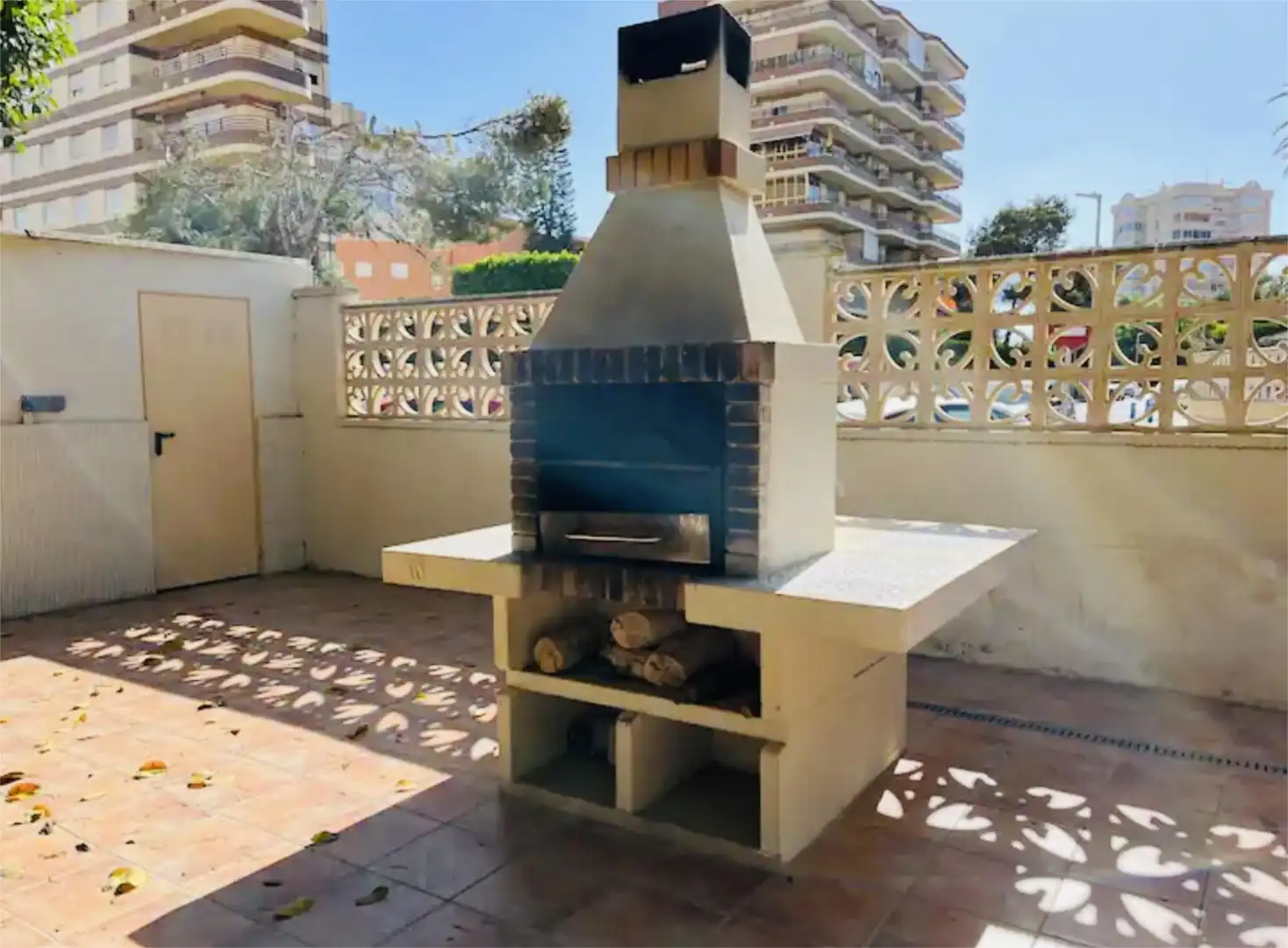 Apartamento de alquiler en Carrer Doctor Severo Ochoa, 1, Playa Muchavista Jardín de Apartamento de alquiler en El Campello con Aire acondicionado, Piscina y Amueblado