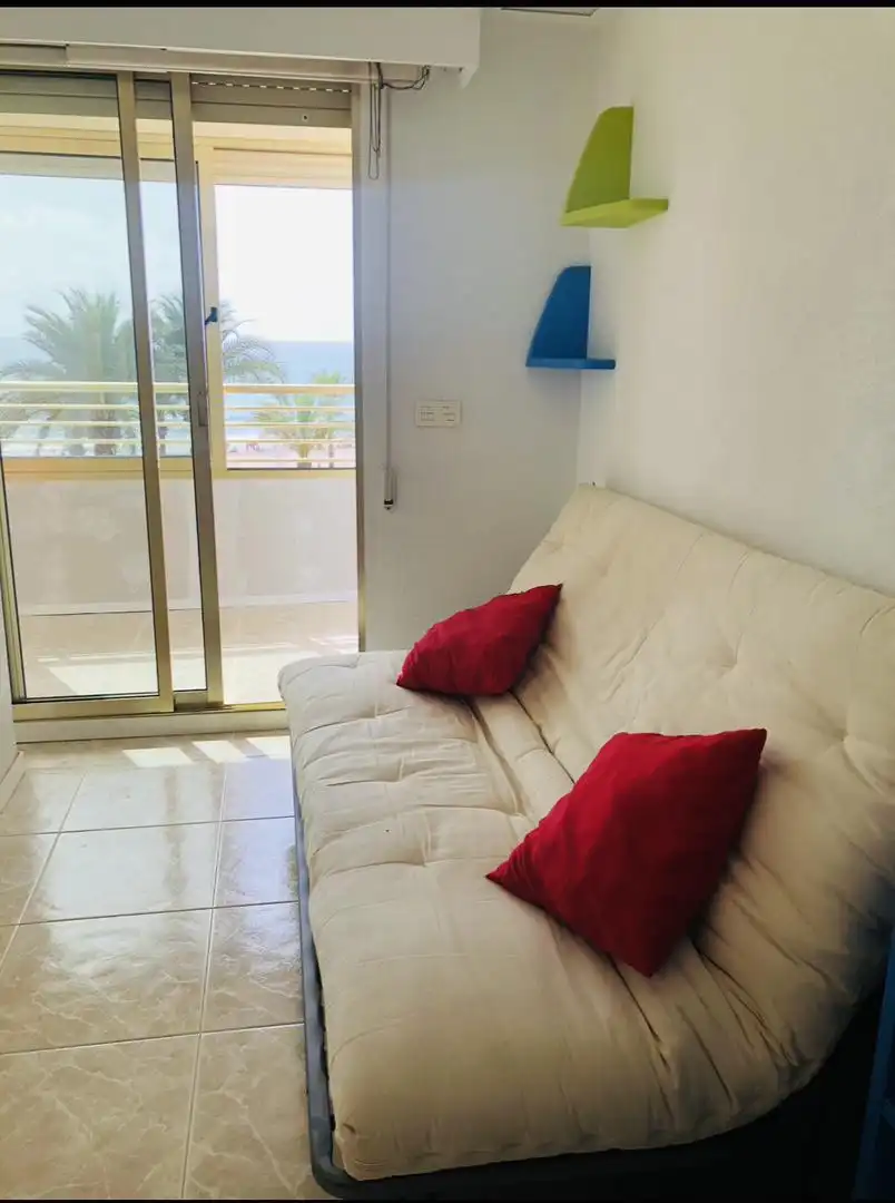 Apartamento de alquiler en Carrer Doctor Severo Ochoa, 1, Playa Muchavista Habitación de Apartamento de alquiler en El Campello con Aire acondicionado, Piscina y Amueblado