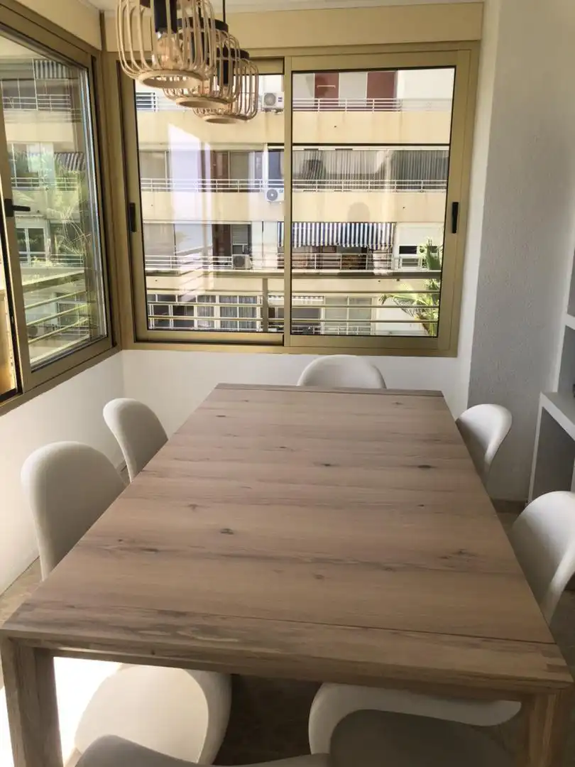 Apartamento de alquiler en Carrer Doctor Severo Ochoa, 1, Playa Muchavista Comedor de Apartamento de alquiler en El Campello con Aire acondicionado, Piscina y Amueblado