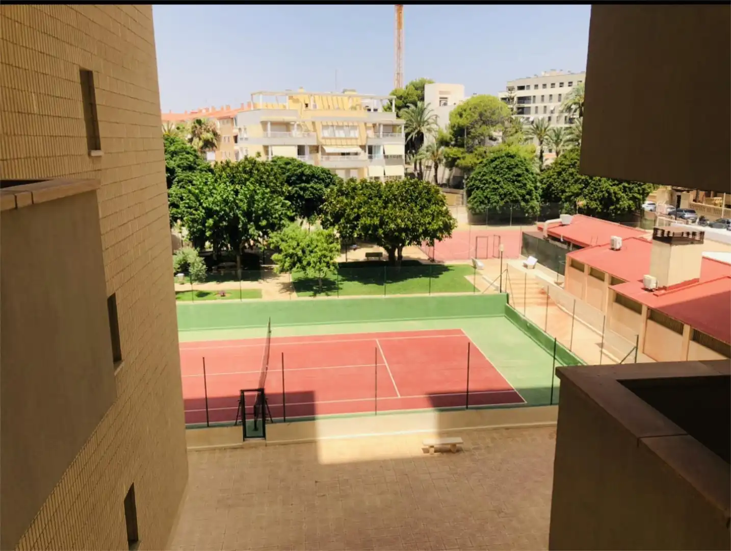 Apartamento de alquiler en Carrer Doctor Severo Ochoa, 1, Playa Muchavista Habitación de Apartamento de alquiler en El Campello con Aire acondicionado, Piscina y Amueblado
