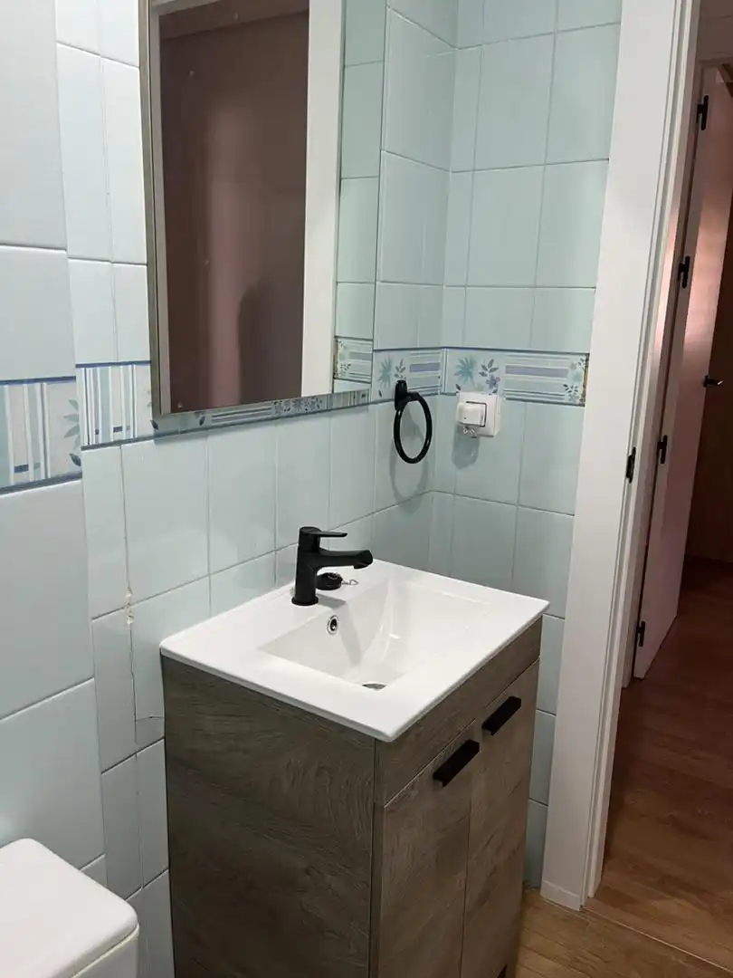 Baño de Piso de alquiler en La Puerta de Segura con Calefacción, Amueblado y Horno