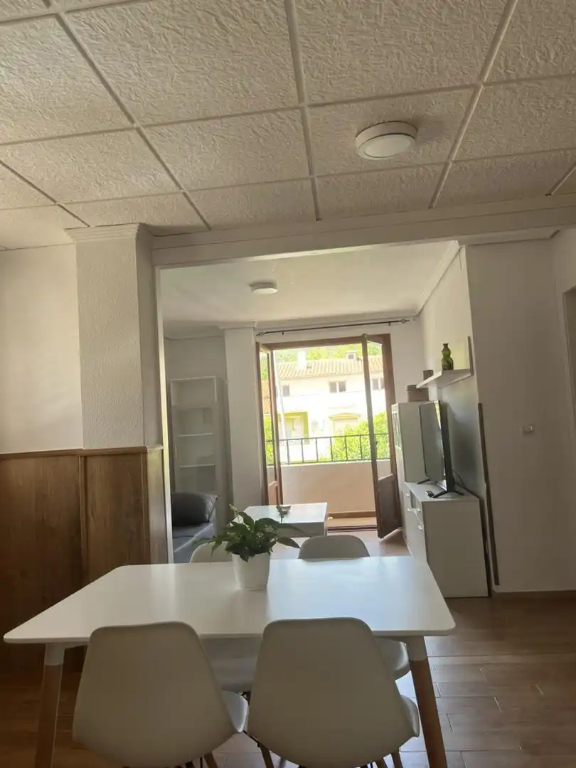 Habitación de Piso de alquiler en La Puerta de Segura con Calefacción, Amueblado y Horno