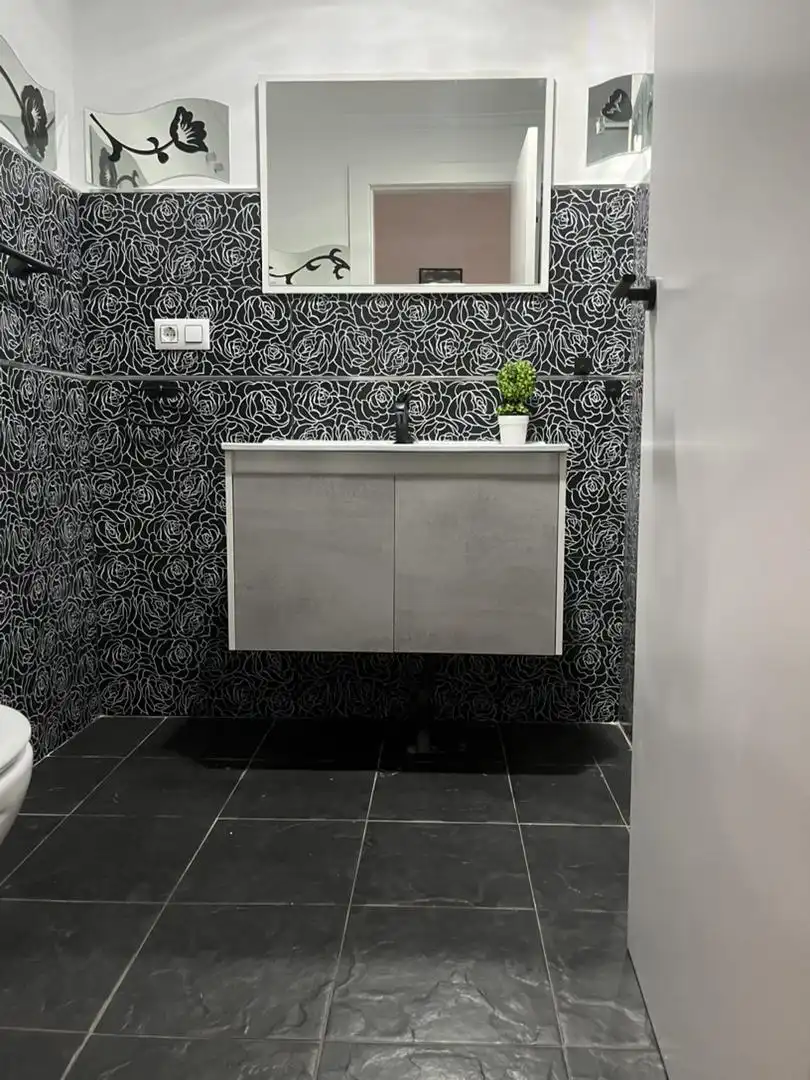 Baño de Piso de alquiler en La Puerta de Segura con Calefacción, Amueblado y Horno